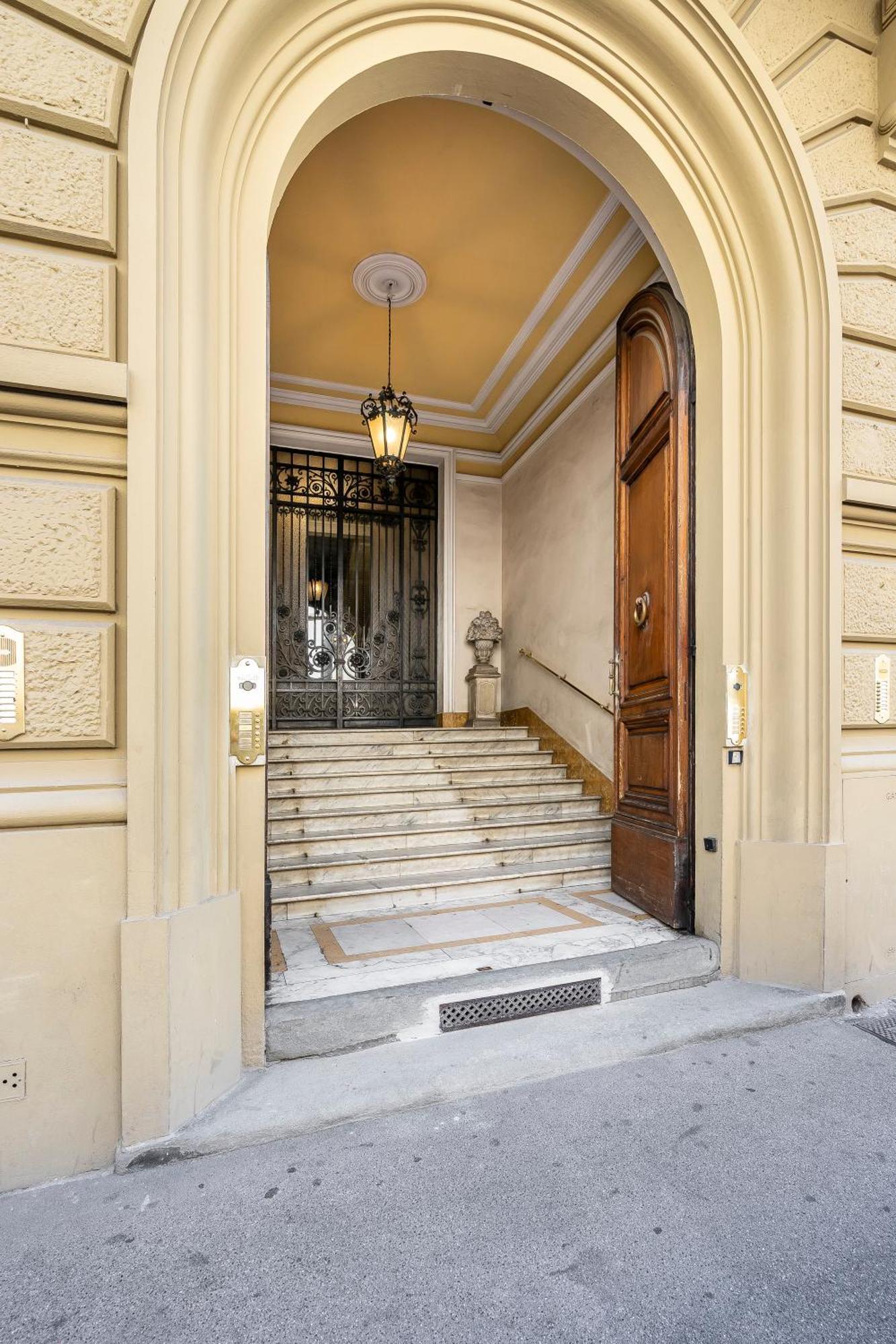 San Marco White Appartamento Luxury Con Garage Su Richiesta 佛罗伦萨 外观 照片
